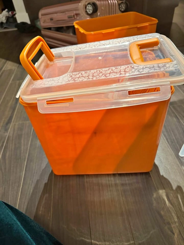 Kimchi & Food Storage Containers – 5 Available