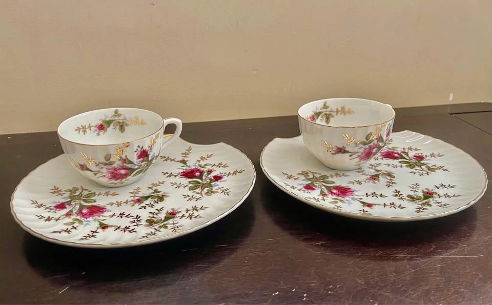 Collectible Vintage Tea Cup and 8” Saucer Set with Roses - photo 2