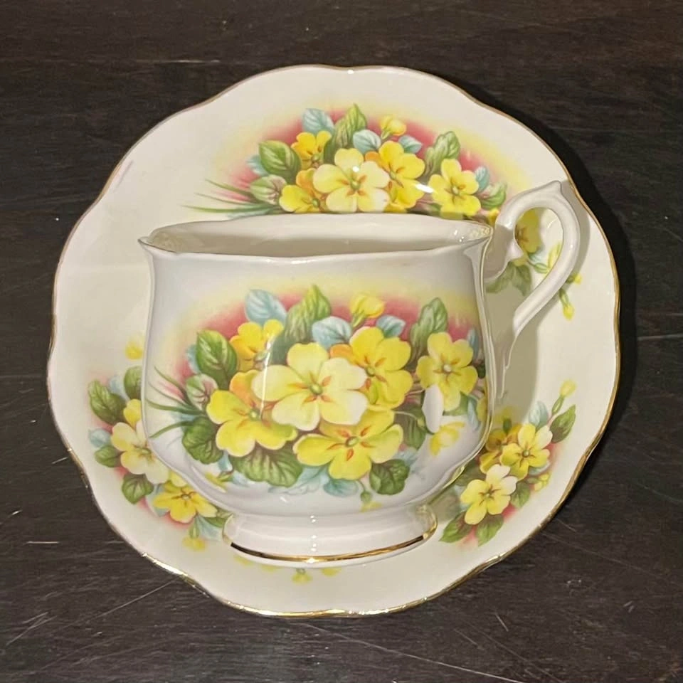 Vintage Royal Albert England Tea cup and Saucer / Yellow Floral - photo 3