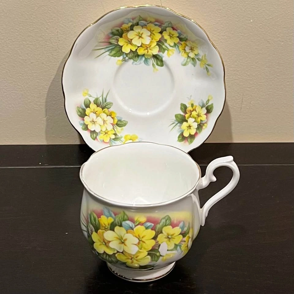 Vintage Royal Albert England Tea cup and Saucer / Yellow Floral - photo 4