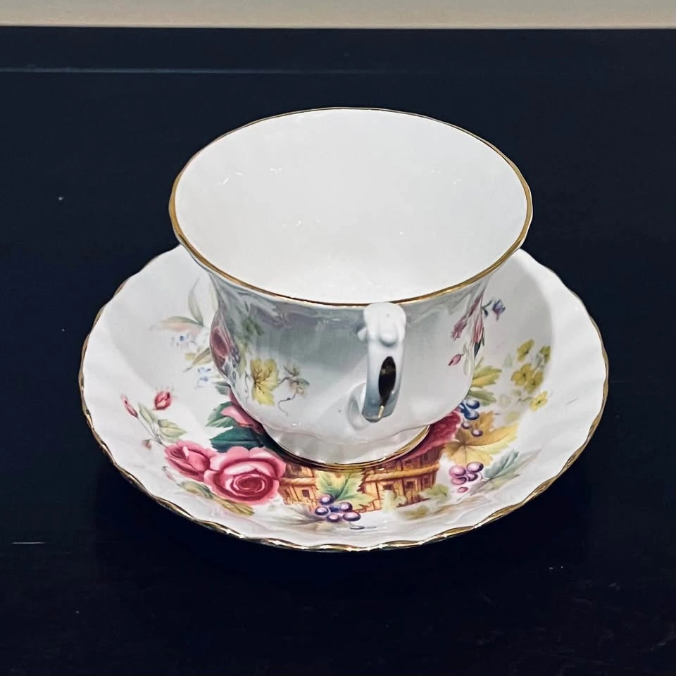 Royal Albert England Bone China Tea Cup And Saucer Set - photo 4