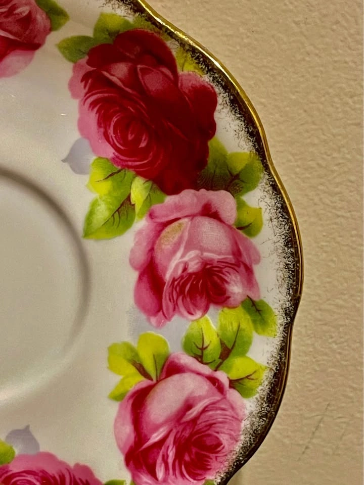 Vintage Royal Albert Old English Rose Teacup and Saucer Set - photo 2
