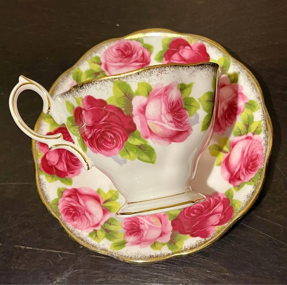 Vintage Royal Albert Old English Rose Teacup and Saucer Set - photo 4