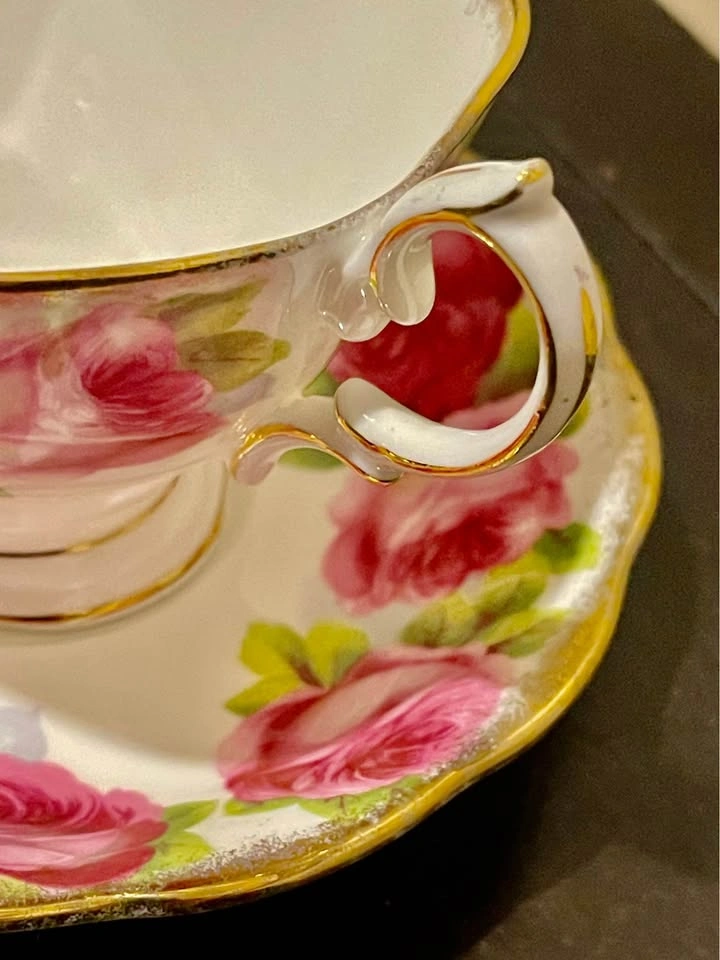 Vintage Royal Albert Old English Rose Teacup and Saucer Set - photo 5