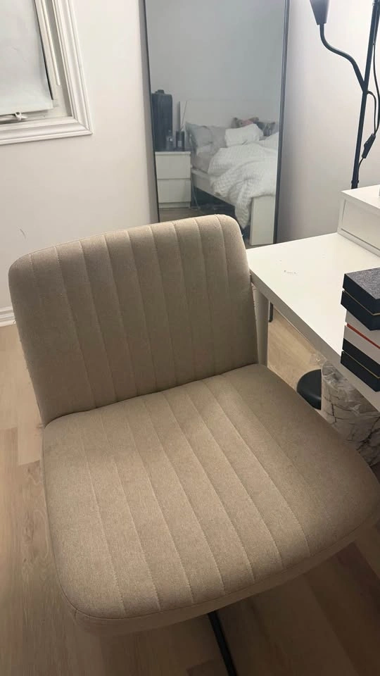 VANITY/OFFICE CHAIR - photo 2
