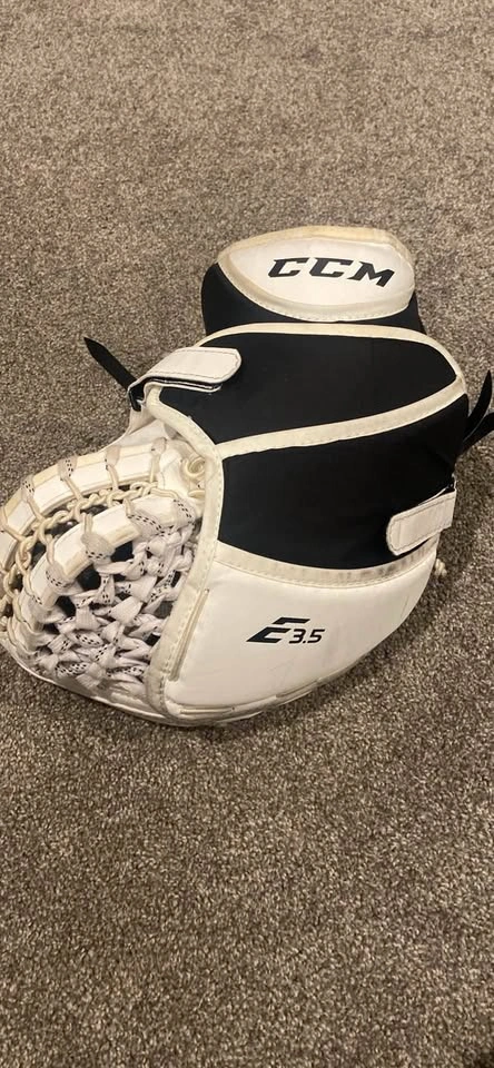 CCM Extreme Flex E3.5 Junior Goalie Catcher - photo 4