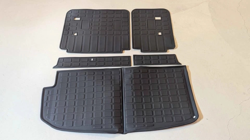 Chevrolet Traverse Cargo Liner Trunk Liner Back Seat Cover - photo 2