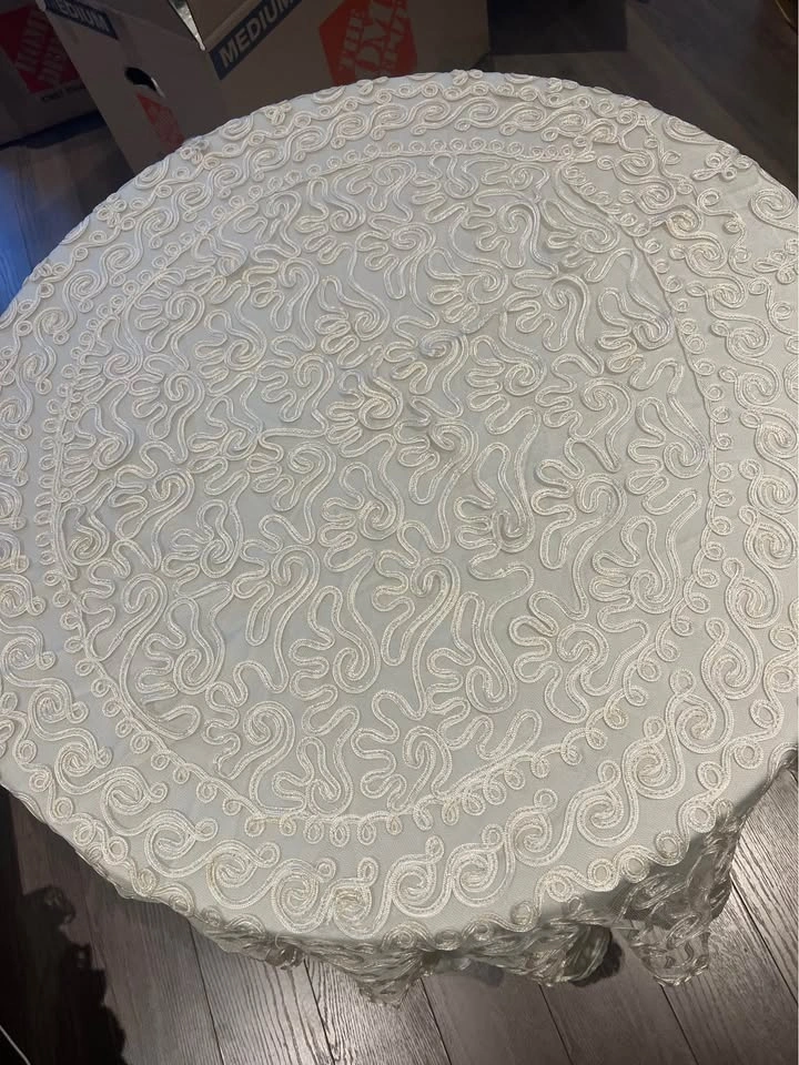 Embroidered Lace and Satin Round Tablecloth Set - photo 2