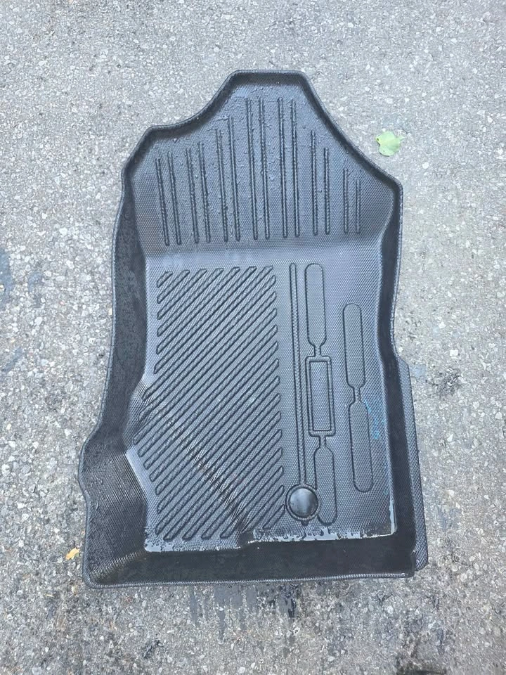 2021–2026 Ford Bronco (2-Door) Custom All-Weather Floor Mats - photo 2