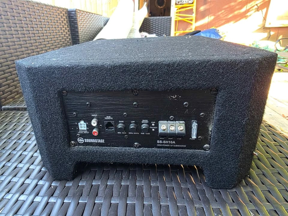 Soundstage SS-SH10A 10" Powered Subwoofer Enclosure - photo 2