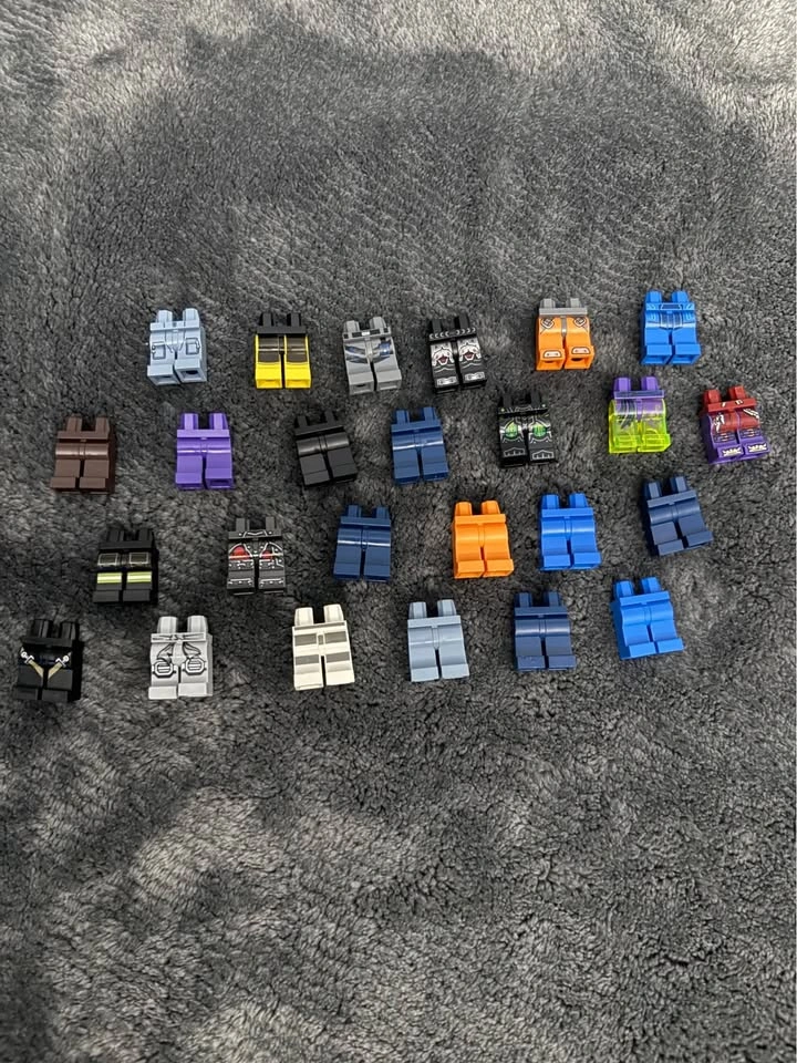 LEGO Minifigures and Parts Lot - photo 4