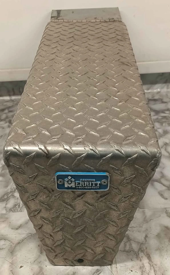 Merritt Tire Chain Carrier Box with Lid - photo 5