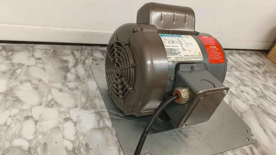 Marathon Electric Farm Duty AC Motor 1/3 HP 1725 RPM - photo 2
