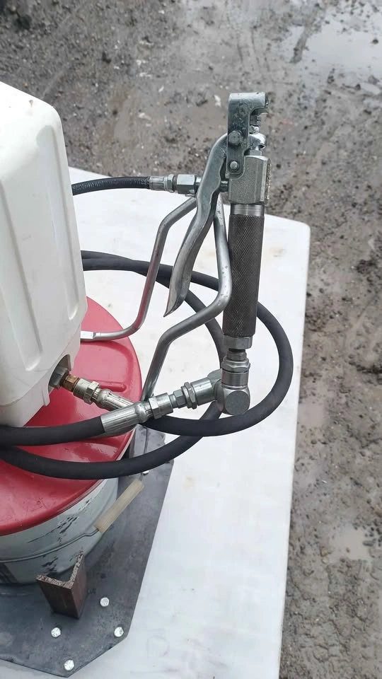 Lincoln 82716 Series 20 Air Grease Pump with Stand and Grease - photo 3