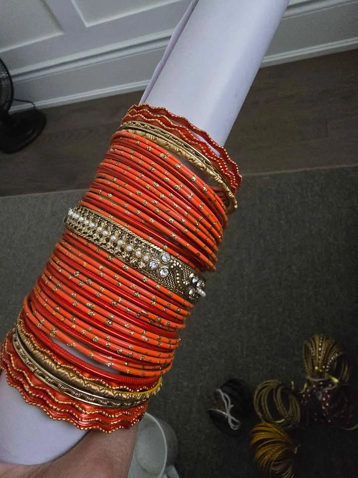 Whole bangles set $10 ea. Various colors - photo 3