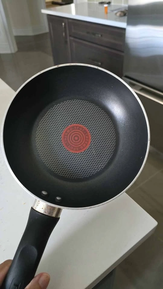 T-fal Non-Stick Frypans and 1.5L Pan with Lid - photo 2