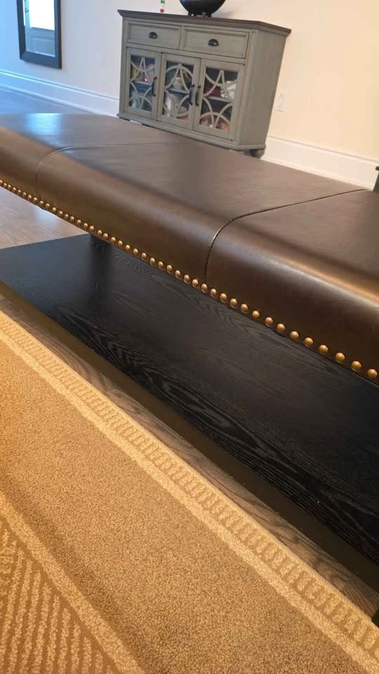 Beautiful Ottoman 49 inches x 18 inches - photo 3