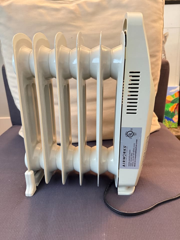 Airworks Mini Oil Heater 400W - photo 3