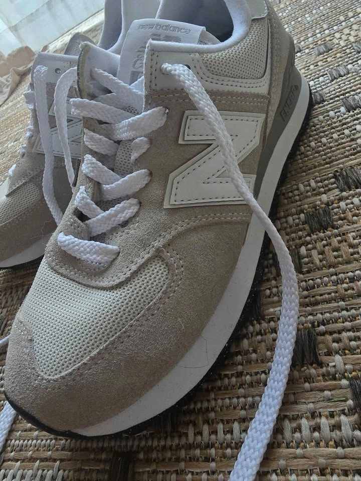 Womens sz 6 - New Balance running shoes - photo 2