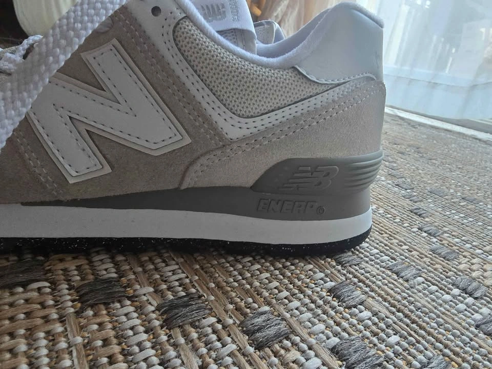 Womens sz 6 - New Balance running shoes - photo 3