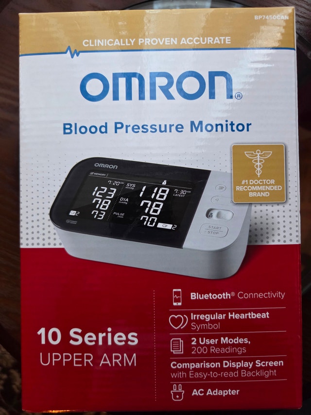 Omron 10 Series Blood Pressure Monitor BP7450CAN - NEW Sealed
