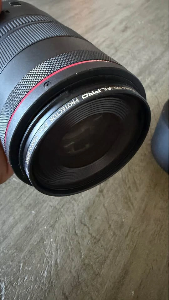 Canon RF 100mm f/2.8 L Macro IS USM Lens - photo 3