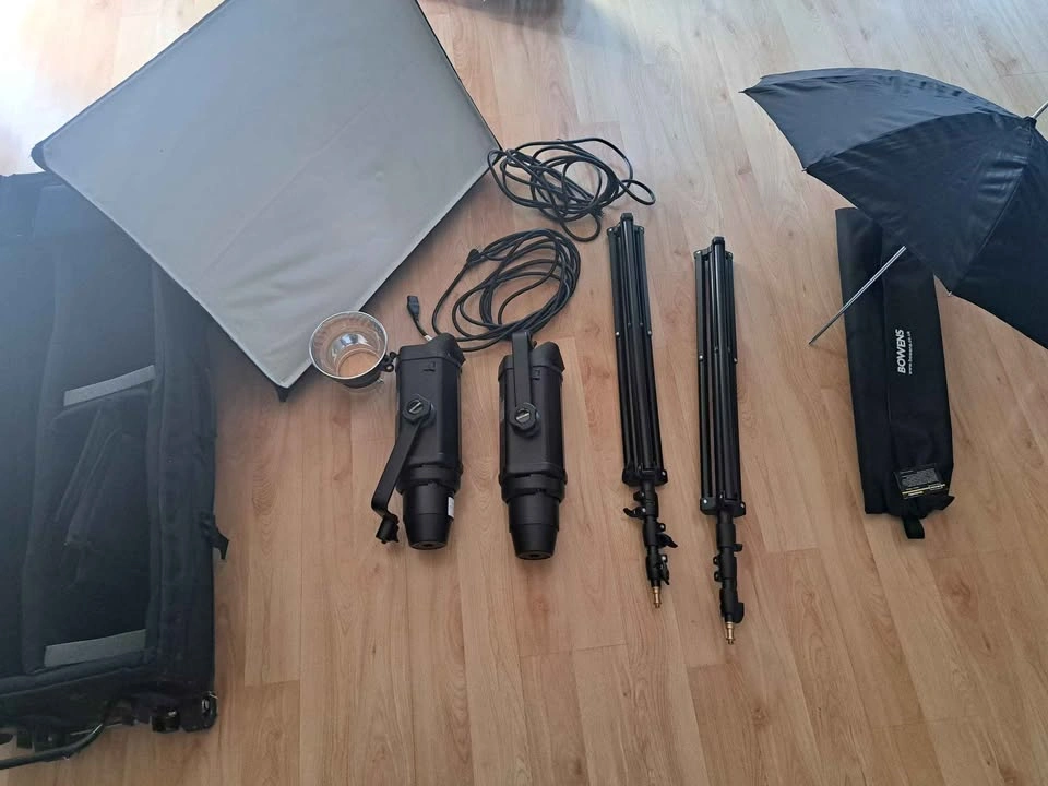 Professional Bowens Studio Lighting Kit – Complete Setup - photo 4