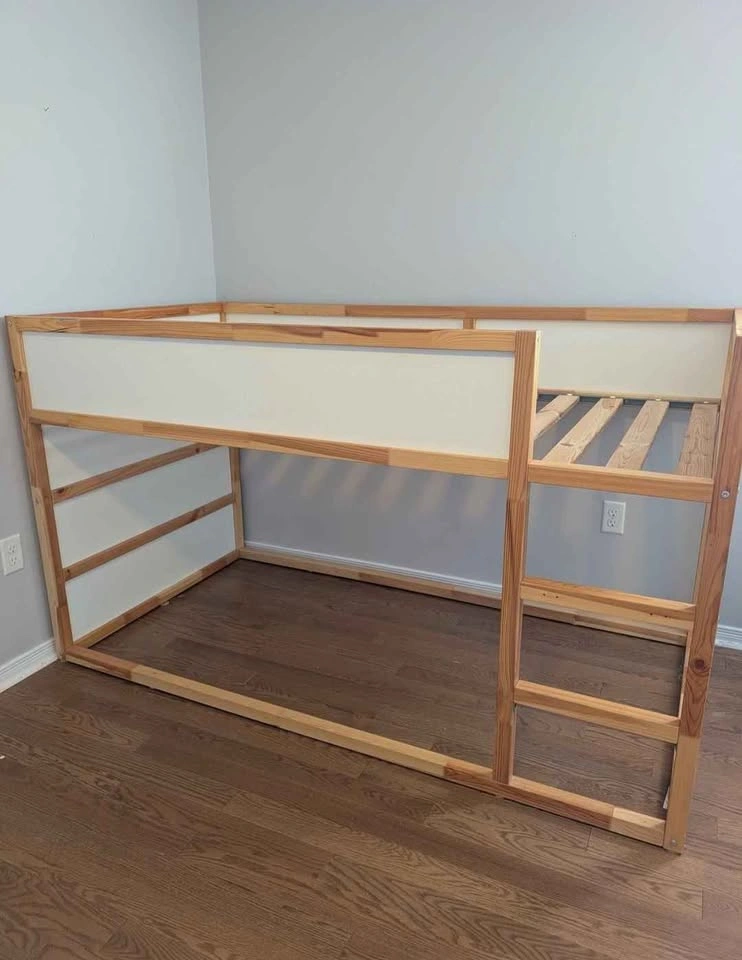 🇨🇦 IKEA Twin Loft bed