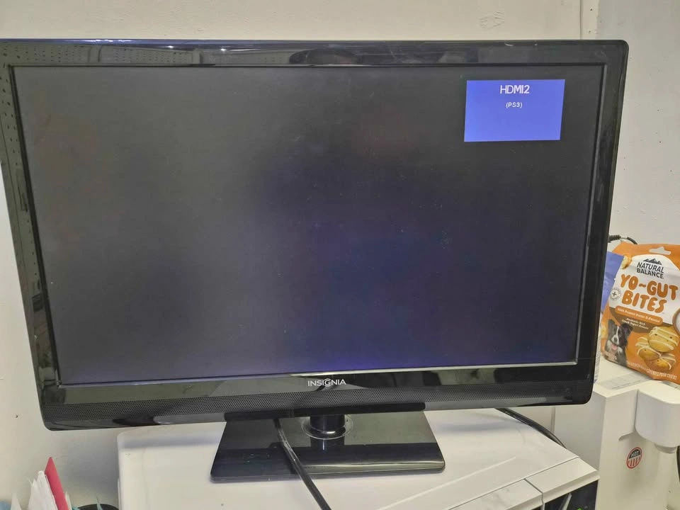 Insignia LED TV 24" - photo 2