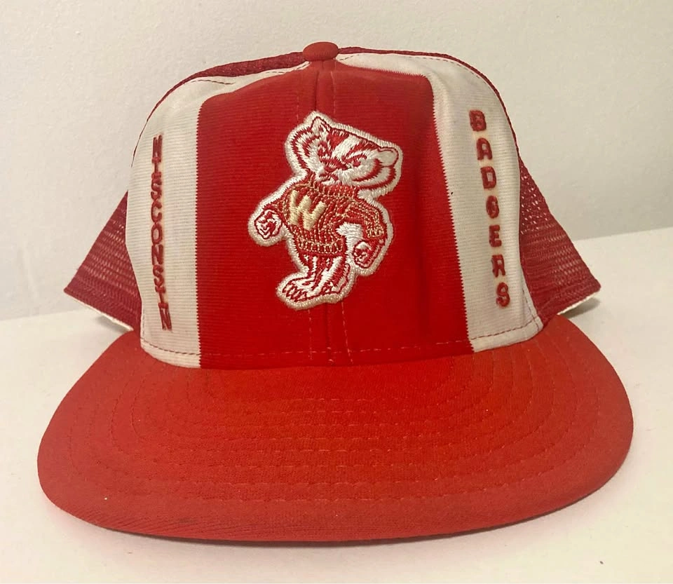 VINTAGE 1980s Wisconsin Badgers NCAA College SnapBack Trucker Ha