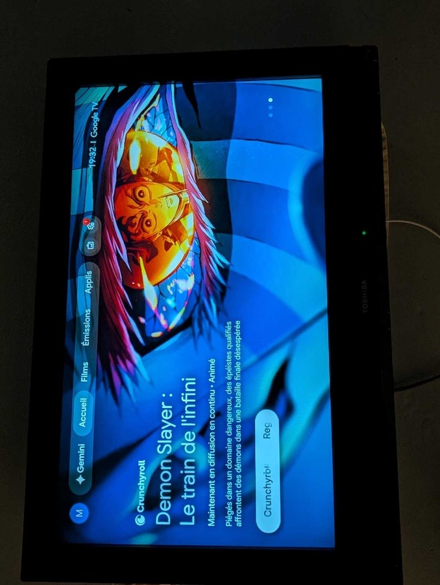 Toshiba 32-inch TV - photo 3