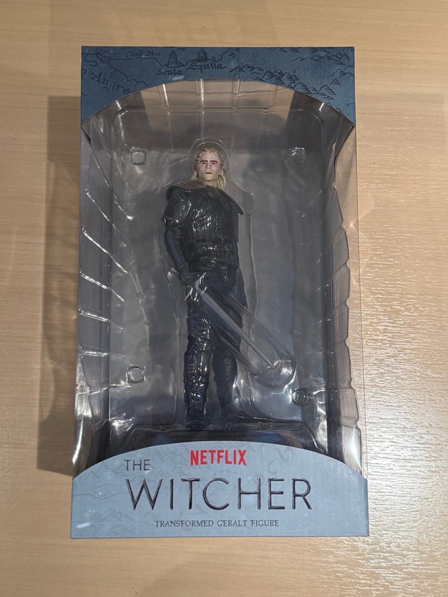 Dark Horse The Witcher Netflix Transformed Geralt Figure - photo 5