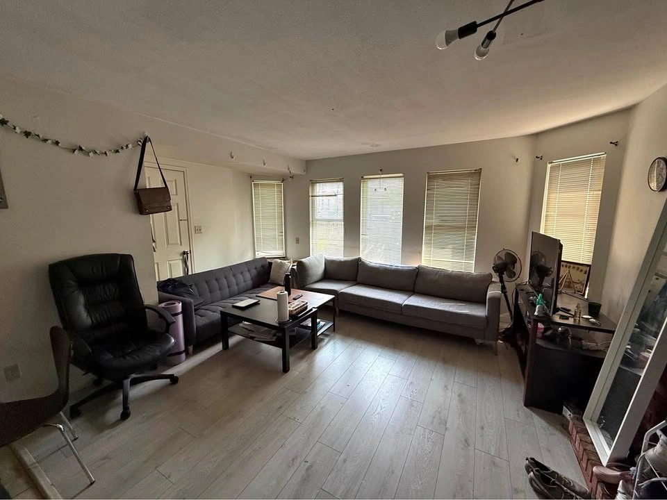 2 Beds 1 Bath - House