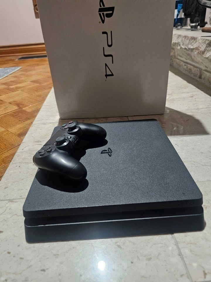 PlayStation 4 PS4 Slim 1TB - Original Box Included - photo 3