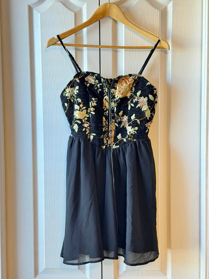 Floral Tapestry Lace-Up Chiffon Mini Dress