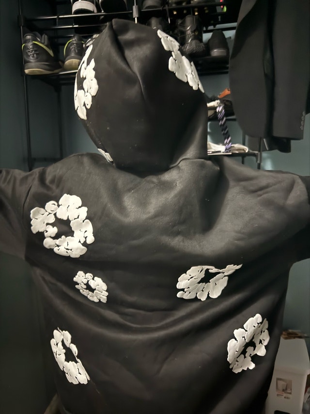 Denim Tears Cotton Wreath Hoodie Black/White – Size XL - photo 2