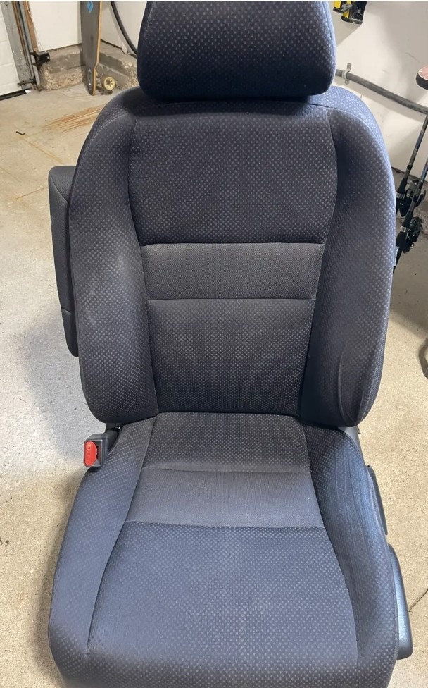 2007-2011 Honda CRV front driver-side seat