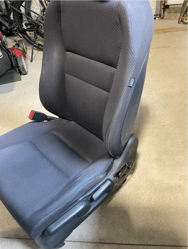 2007-2011 Honda CRV front driver-side seat - photo 3