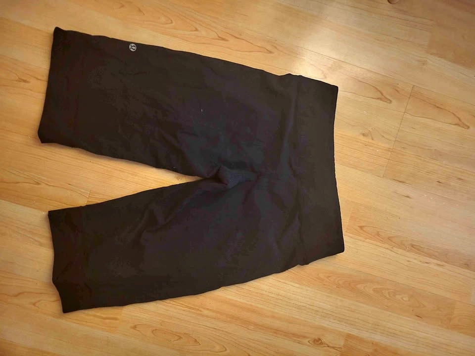 Lululemon Black Cropped Leggings
