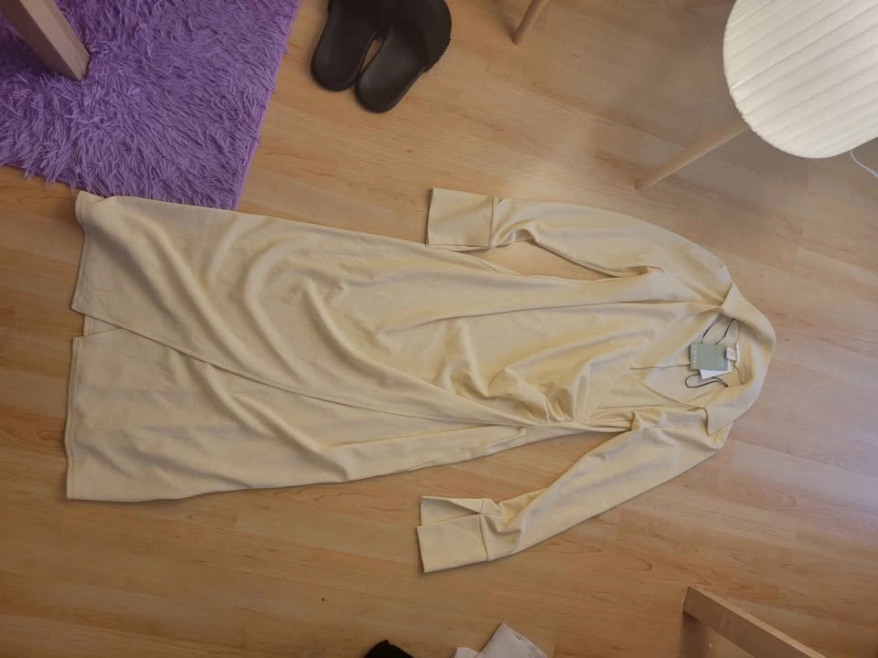 H&M Long-Sleeved Wrap Dress - photo 4