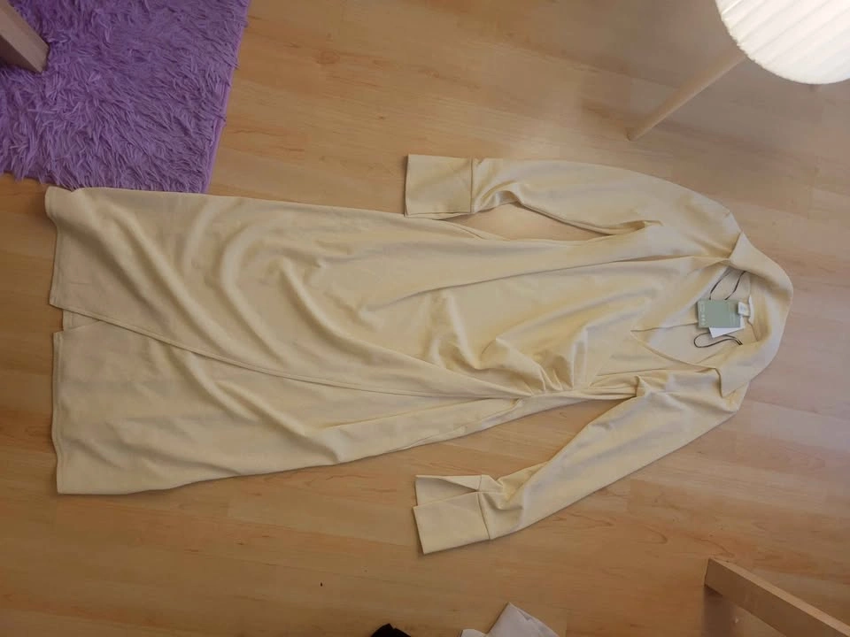 H&M Long-Sleeved Wrap Dress - photo 5