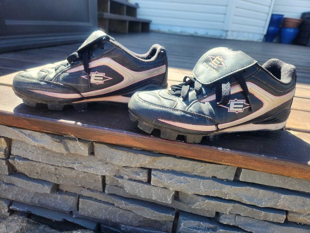 Women's Softball Cleats, size 8 - photo 5