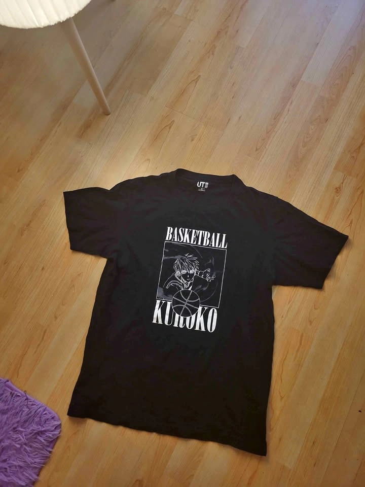 Uniqlo UT Kuroko's Basketball Graphic T-Shirt Size Medium