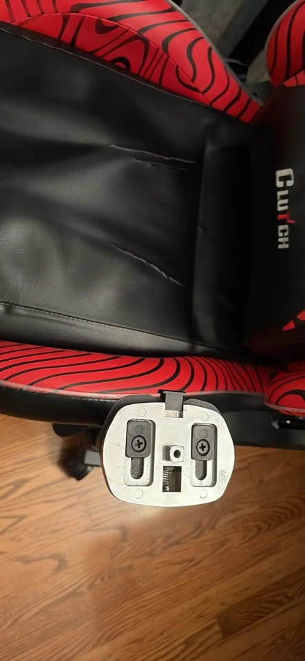 Pewdiepie 100m subscriber clutch chair - photo 4