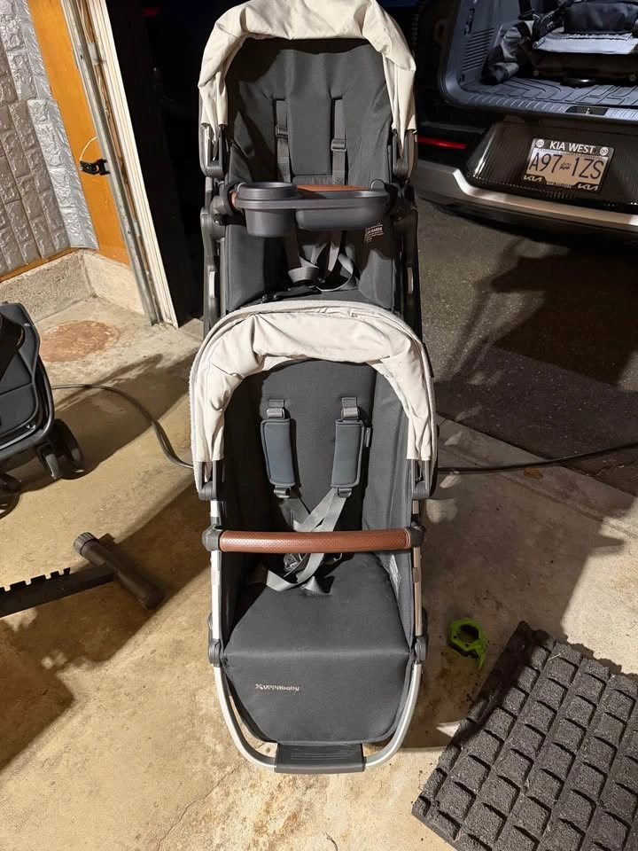 Uppababy Vista V3 stroller + accessories