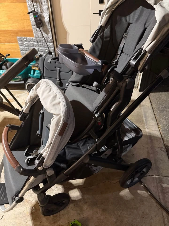 Uppababy Vista V3 stroller + accessories - photo 3