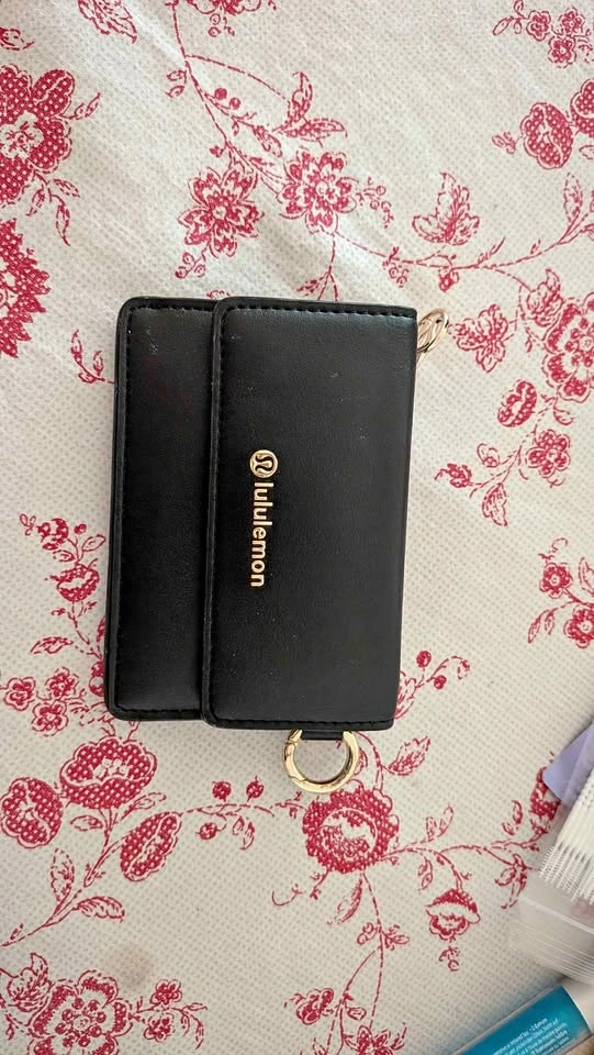 lululemon leather alternative flap front card case