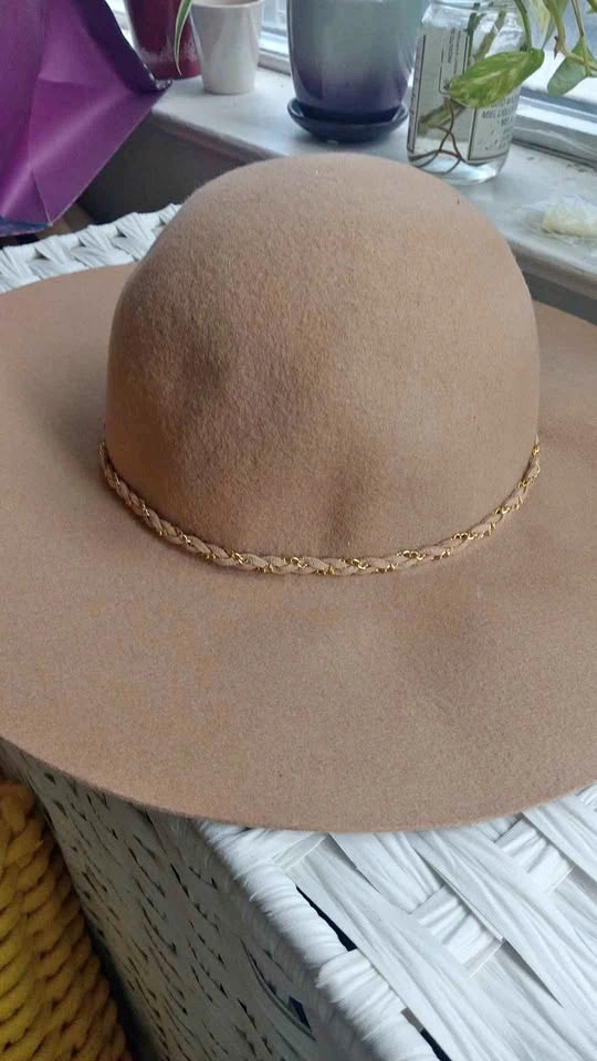 New with tag Camel Wide Brim Wool Hat