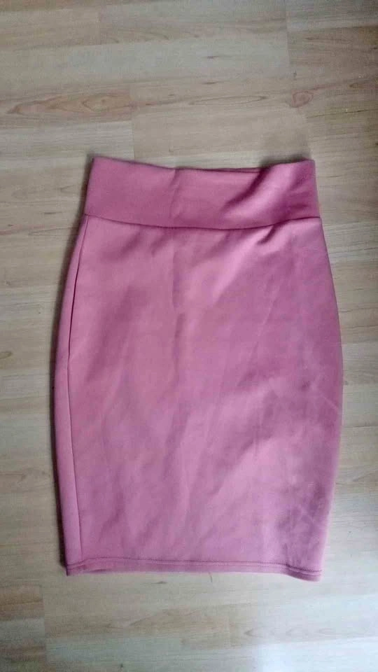 Pink High-Waisted Pencil Skirt with Slit