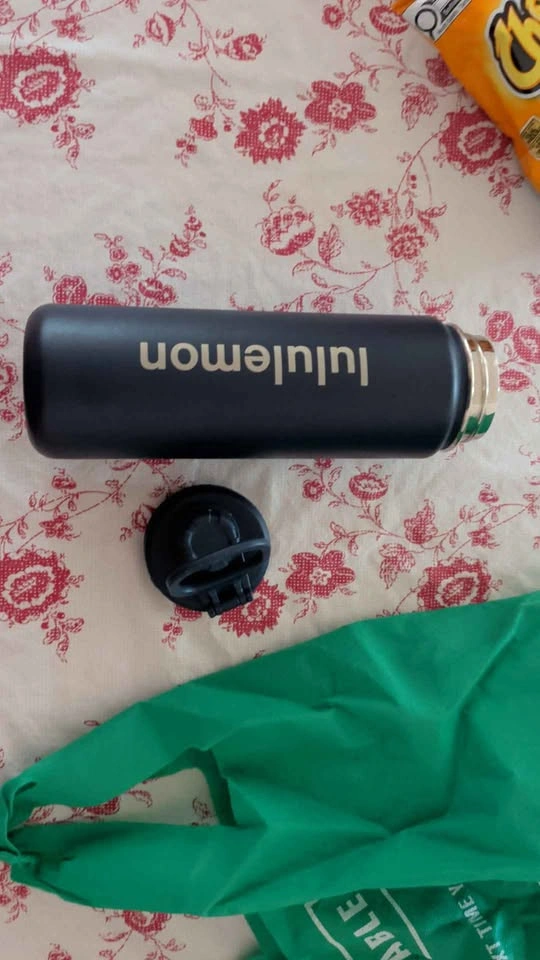 lululemon back to life sports bottle 24oz - photo 4